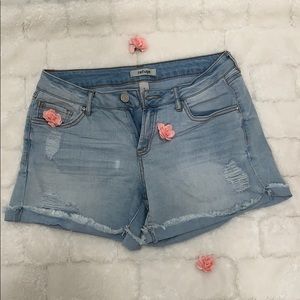 refuge shorts light wash